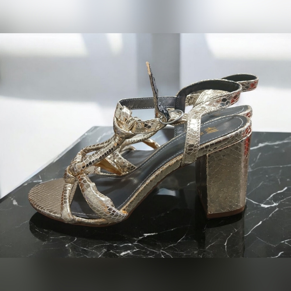 H&M Reptile Textured Metallic Block Heel Strappy Sandals Gold Womans 8.5 Hoco